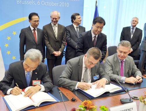 이명박 대통령 한-EU FTA 서명식 임석